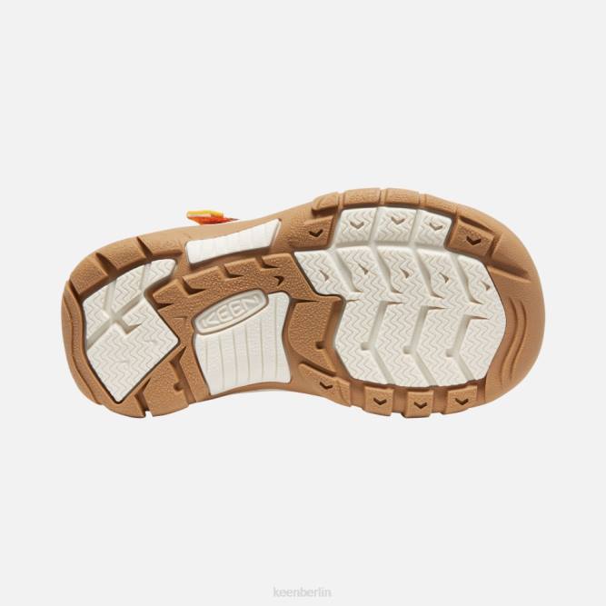 R0Z4408 kleiner Newport x Outdoor-Afro Keen Orangenschale-gelb