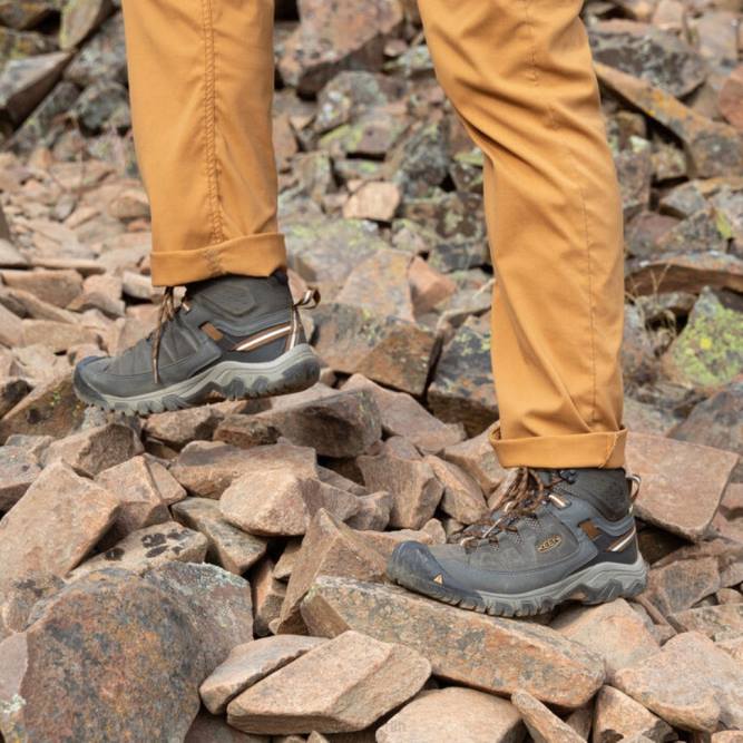 R0Z4492 Targhee III Waterproof Mid Keen schwarz-oliv-goldbraun